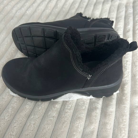 Skechers Black Air-Cooled Slip-On Shoes - Picture 2 of 2